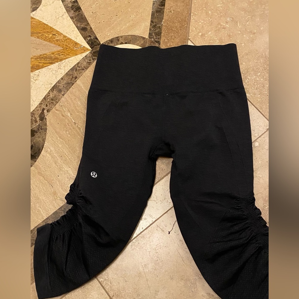 Lululemon black thick stretch knee length legging